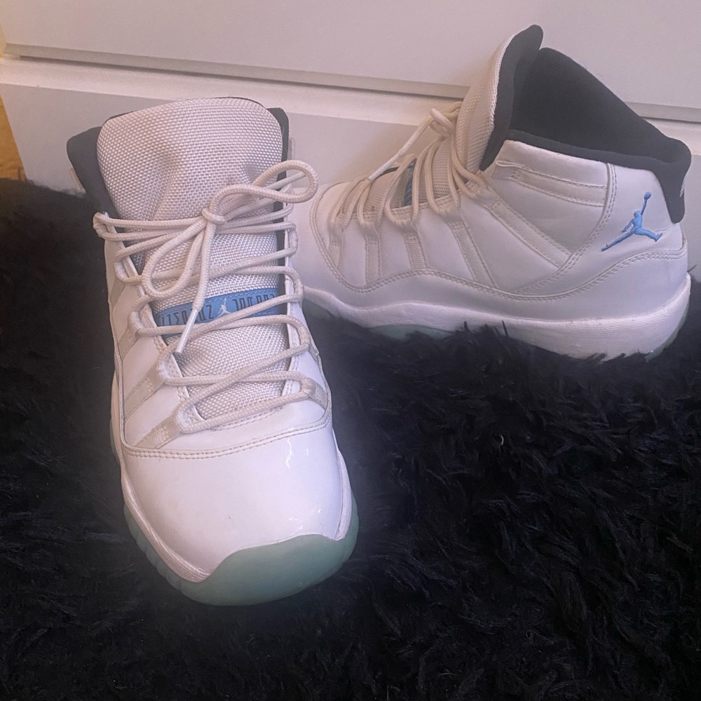 Jordan 11 Legend Blue